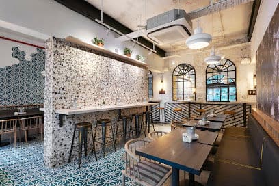 Bee's Knees at The Garage - Dog Cafes