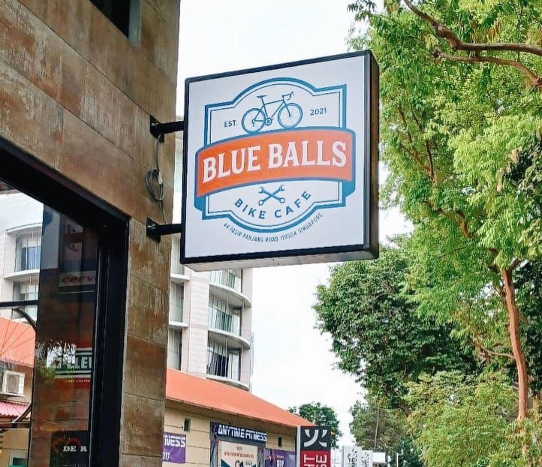 Blue Balls Bike Cafe - Dog Cafes