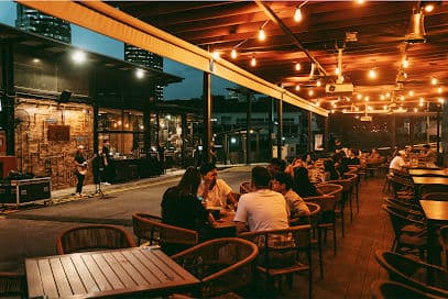Hopscotch (Gillman Barracks) - Dog Cafes