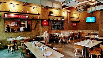 Lazy Lizard - NEWest - Dog Cafes