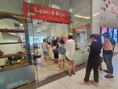 Lean & Rich Bakery - Dog Cafes