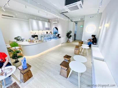 Moin Moin Gelato - Dog Cafes