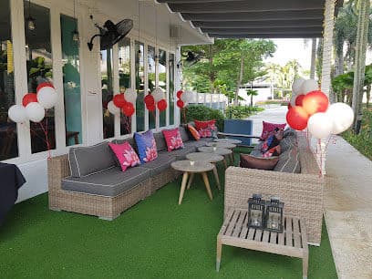 OPIO Kitchen & Bar - Dog Cafes