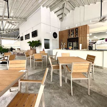 Tenplus - Cat Cafes