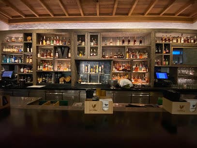 Yardbird Southern Table and Bar - Dog Cafes